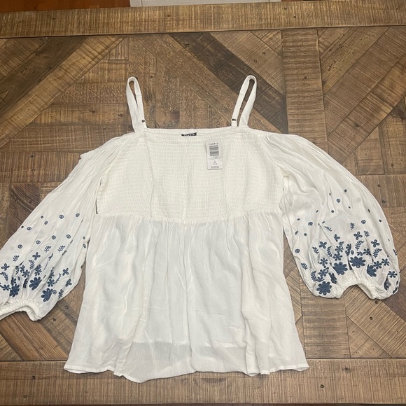 Torrid Off-Shoulder White Blouse with Navy Floral Details - Picture 1 of 5
